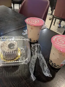 Sweet Hut Bakery & Cafe