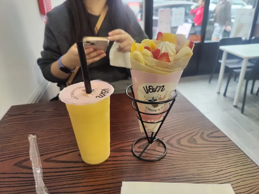 V&M crepe & bubble tea